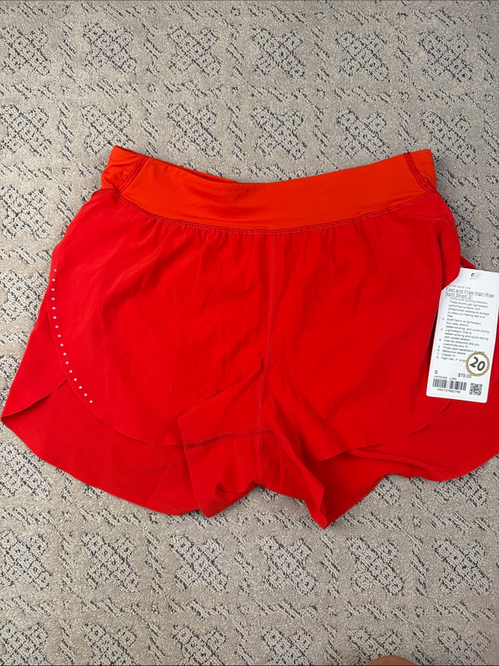 lululemon NWT size S Lulu red